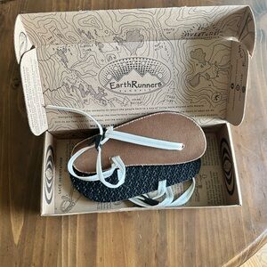 NEW Earth Runners Barefoot Grounding Sandals